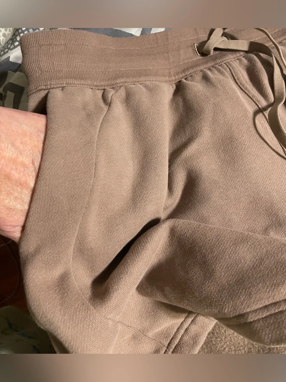 LULULEMON SCUBA HIGH RISE SHORTS 5”in TAUPETASTIC SIZE 12